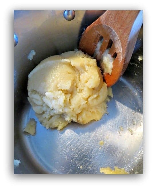 dough to make beer glazed zeppoles