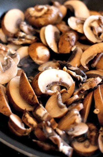 Sliced Steak Pizza mushrooms, process