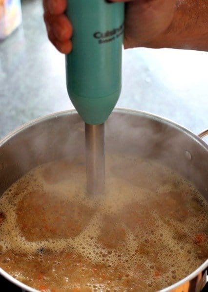 blending roasted zucchini soup