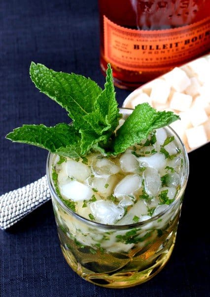 Mint Julep Cocktail with ice