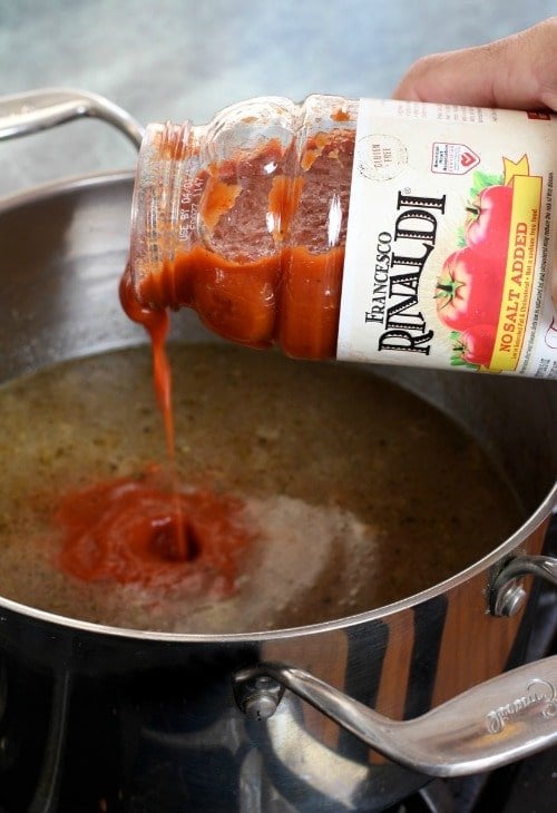 beefy-tomato-soup-pour