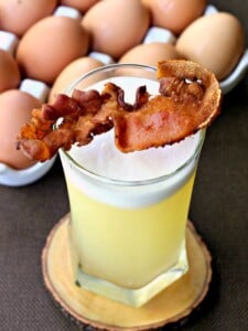 Bacon gin fizz cocktail