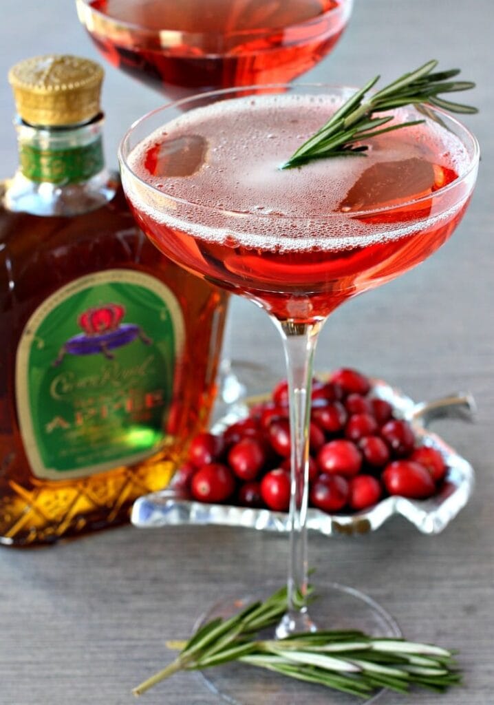 cranberry-whisky-sparkler-featured