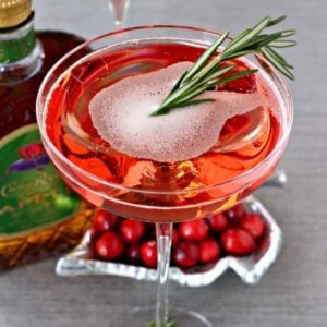 Cranberry Whiskey Sparkler | Easy Champagne Holiday Cocktail Recipe