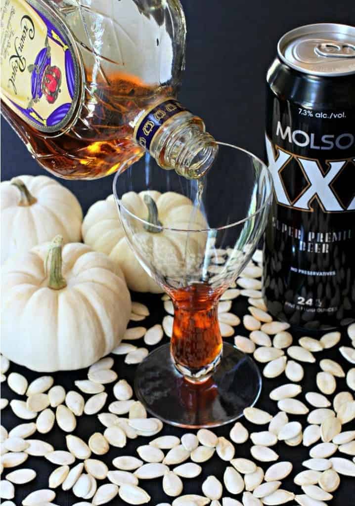 pumpkin-beer-pour-top