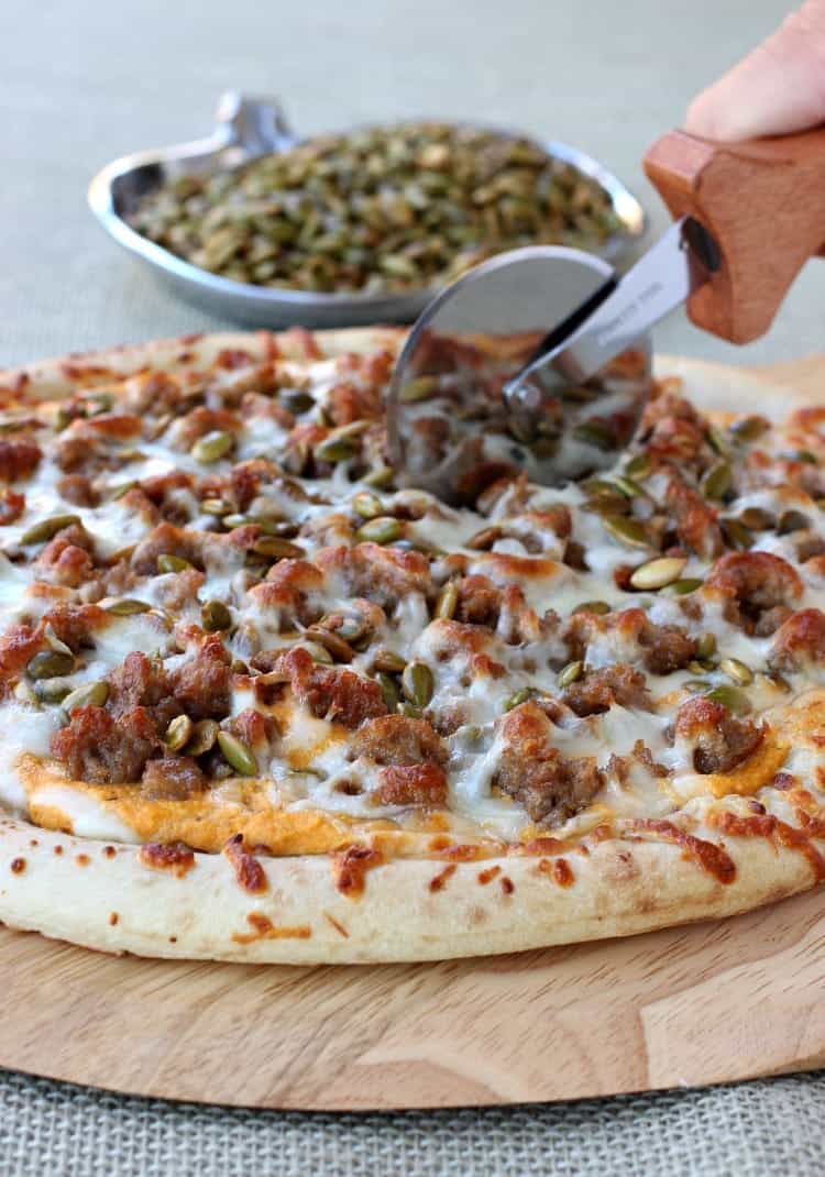 spicy-sausage-pumpkin-pizza-cut