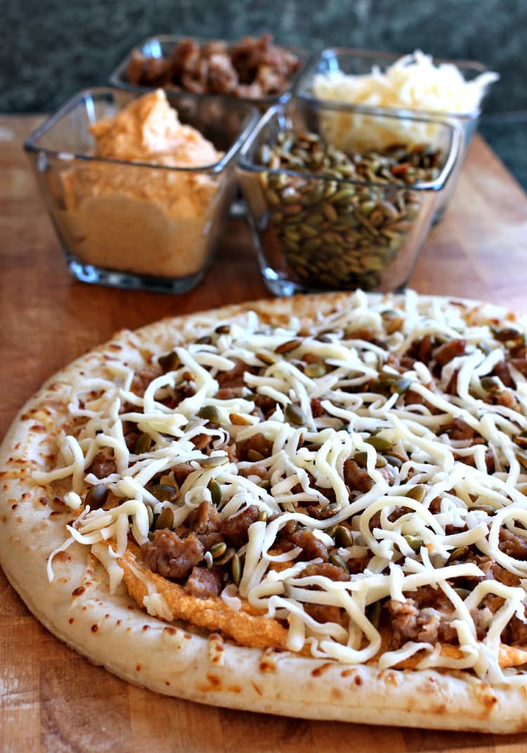 spicy-sausage-pumpkin-pizza-toppings