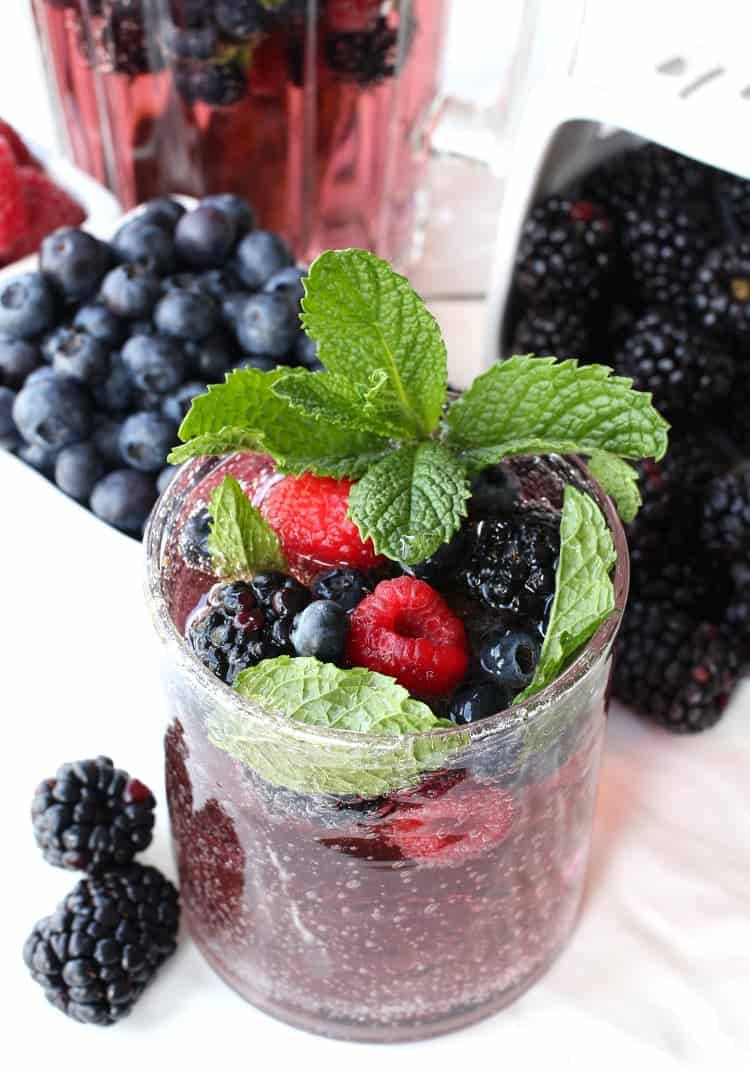 blackberry-vodka-punch-topshot