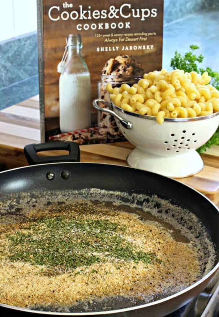 Garlic Bread Pasta Mantitlement