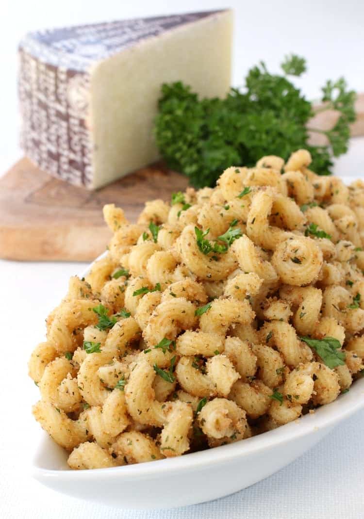 garlic-bread-pasta-feature