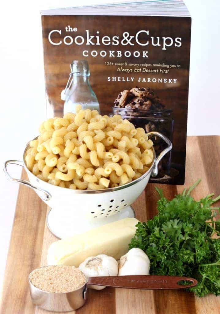 Garlic Bread Pasta Mantitlement