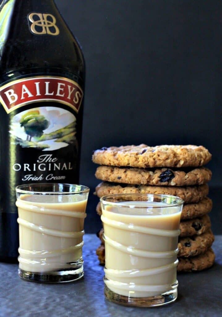 This Oatmeal Cookie Shot is a dessert shot that tasted like a baked, oatmeal cookie