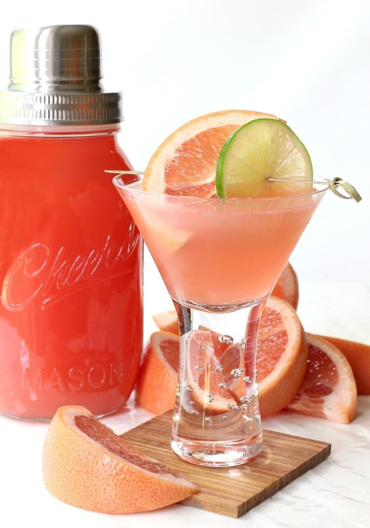 The Nevada Grapefruit Martini featured with grapefruit slices