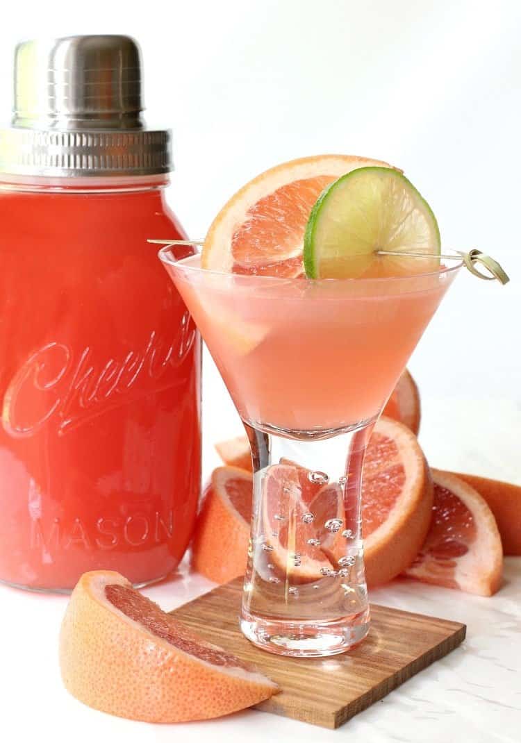 The Nevada Grapefruit Martini featured with grapefruit slices