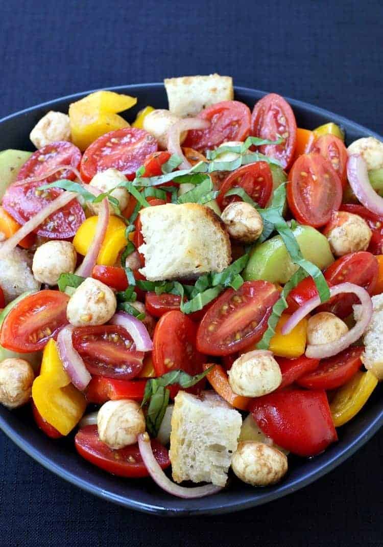 Panzanella Salad with Tomatoes and Cucumbers