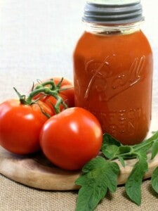 homemade marinara sauce with fresh tomatoes