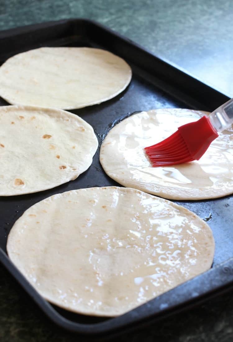 spicy-mexican-pizzas-tortillas