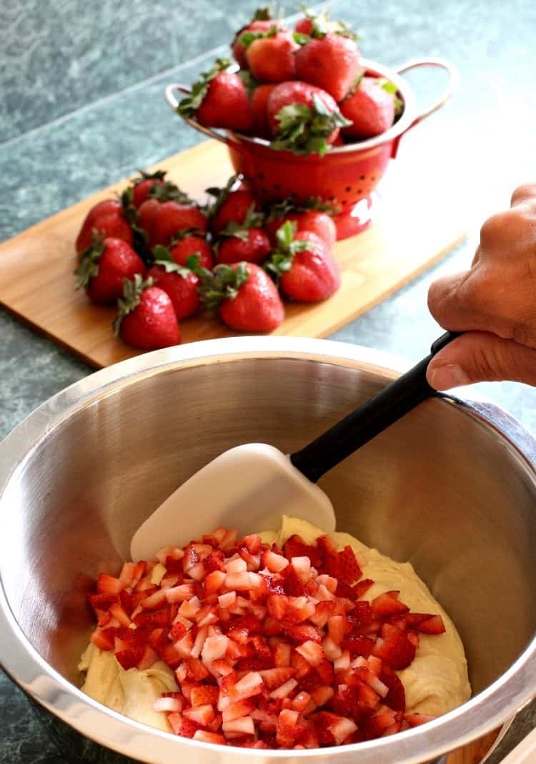 strawberry-rum-pound-cake-bowl