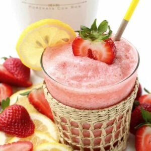 This Frozen Rumchata Strawberry Lemonade is delicious and refreshing!