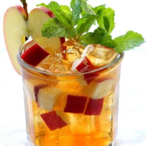 This Apple Mint Whiskey Iced Tea is going to hit the spot for cocktail hour!