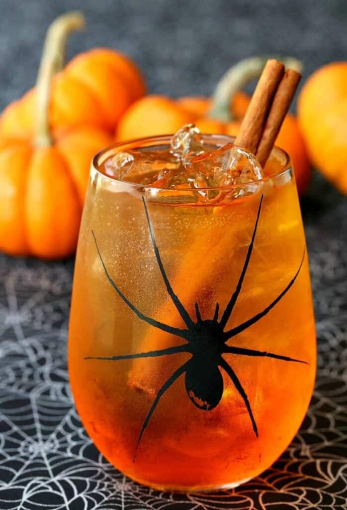  Pumpkin Spiced Wine Spritzer for a Halloween cocktail