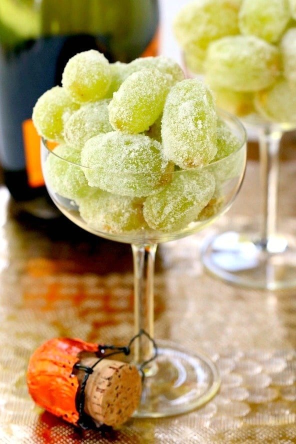 These Sugared Proseco Grapes are a fun party dessert!