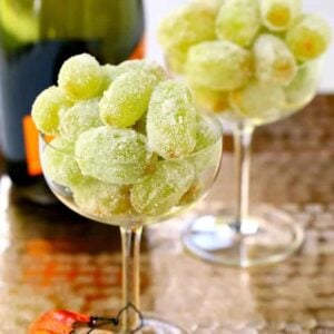 Make these Sugared Prosecco Grapes for an easy party dessert!