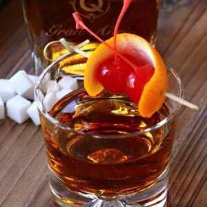 Try this Simple Rum Old Fashioned for your next cocktail hour!