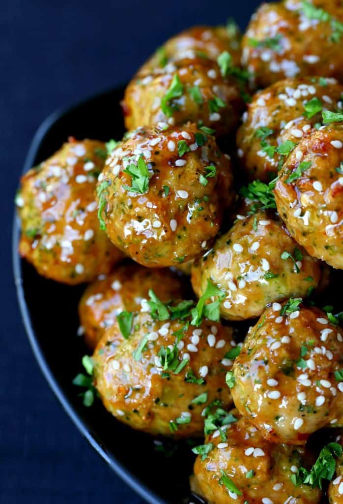 These Easy Chicken and Broccoli Meatballs are a healthy dinner idea!