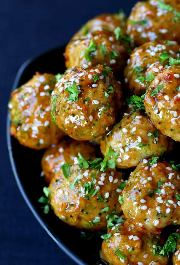 These Easy Chicken and Broccoli Meatballs are a healthy dinner recipe!