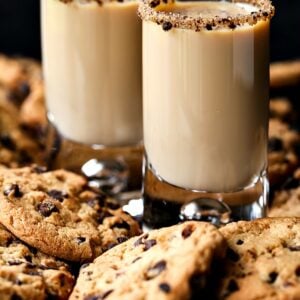 cookie shot recipe with a crushed cookie rim