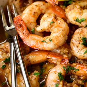 garlic butter shrimp recipe in a bowl