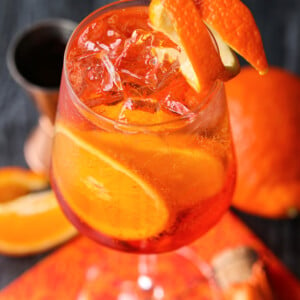 aperol spritz cocktail from top with garnish
