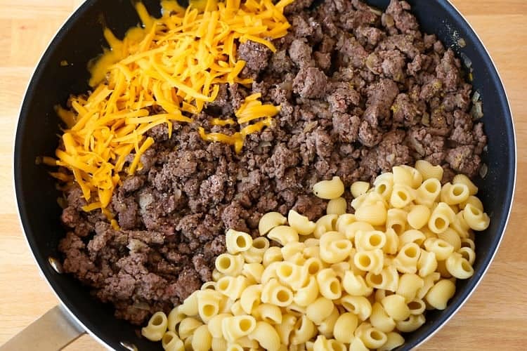 Skillet with ground beef, pasta and cheese for an easy dinner recipe