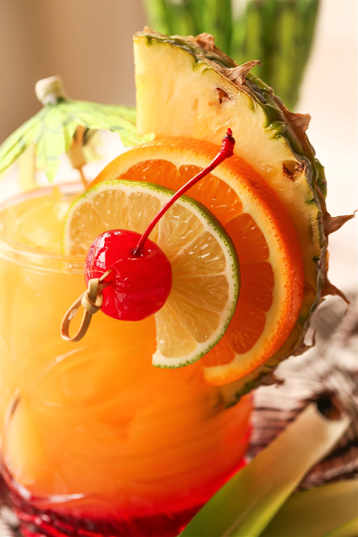 garnish on the side of glass for mai tai cocktail