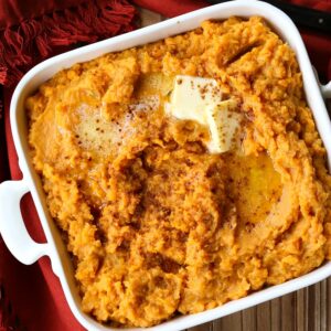 Mashed sweet potatoes with butter and cinnamon