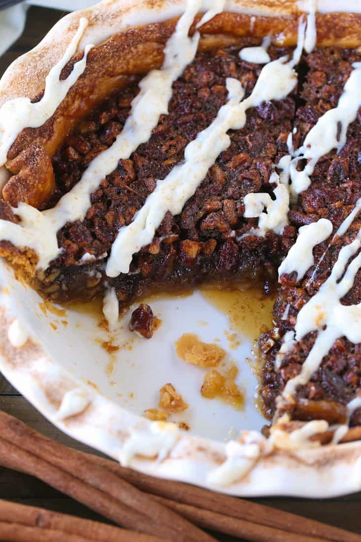 Cinnamon Roll Pie for holiday desserts