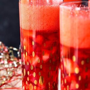 gelatin dessert made with champagne and strawberries