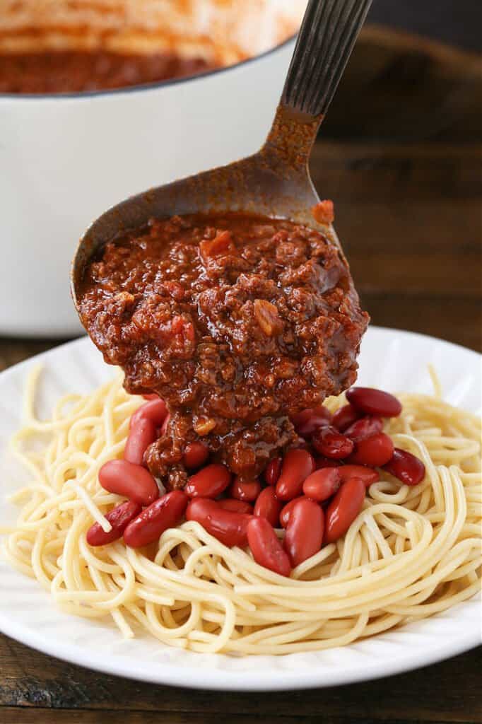 Cincinnati Chili Recipe | Easy Beef Chili Recipe | Mantitlement