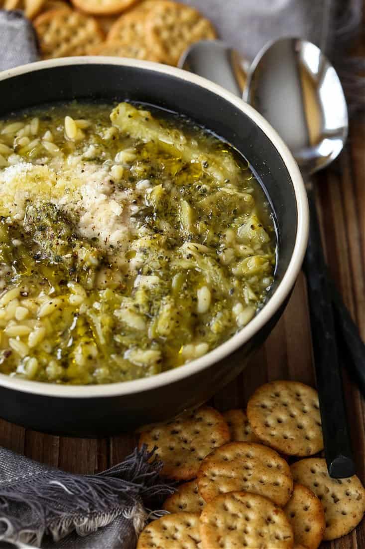 Italian Broccoli Soup with crackers