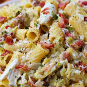 Rigatoni recipe with bacon and mozzarella cheese