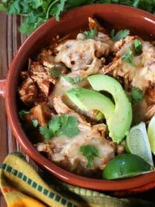 Slow cooker chicken recipe with cheese and avocados