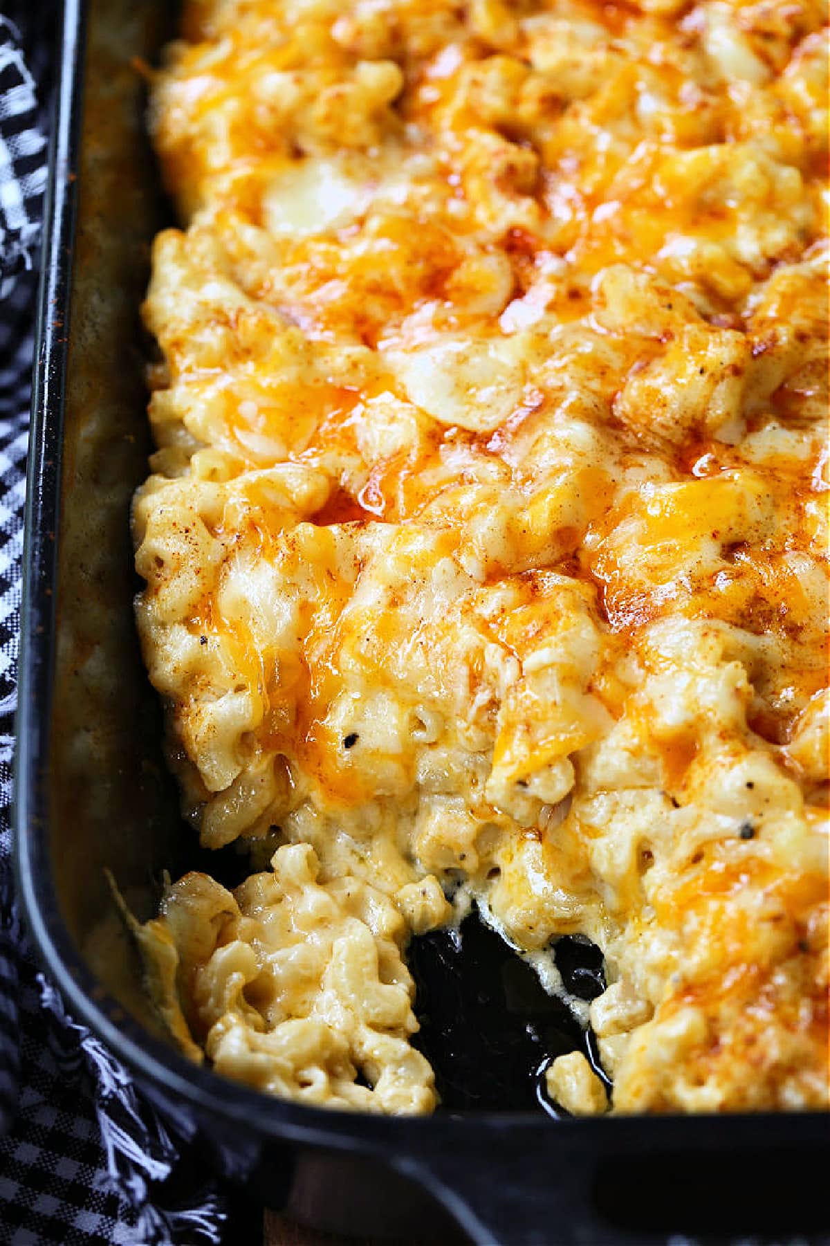 macaroni and cheese in black casserole dish