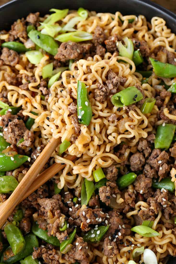 Ramen noodles with sugar snap peas and beef