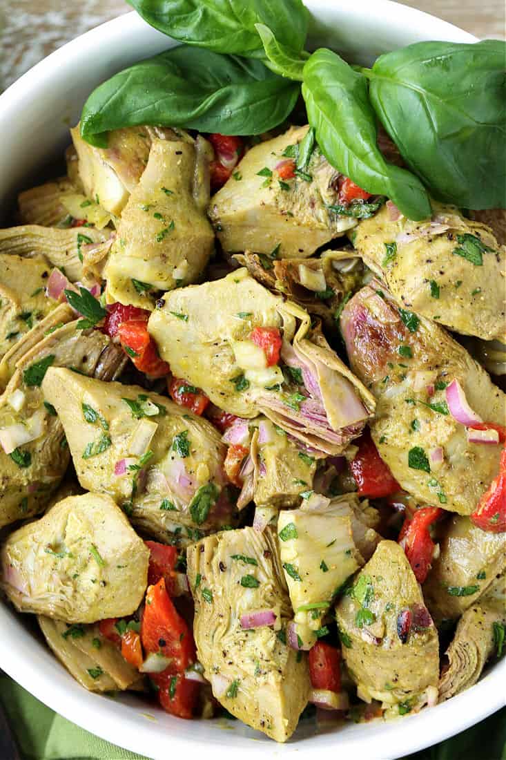 artichoke heart salad with onions and red peppers