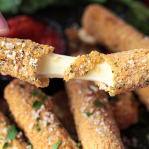mozzarella stick with cheese pull