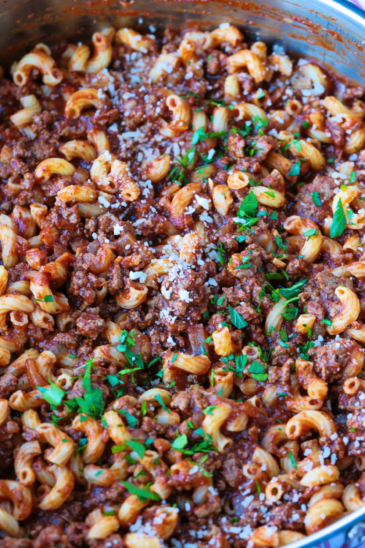 beefaroni in skillet with parsley