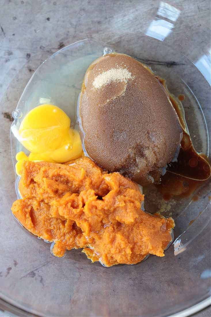 wet ingredients fo pumpkin cookies