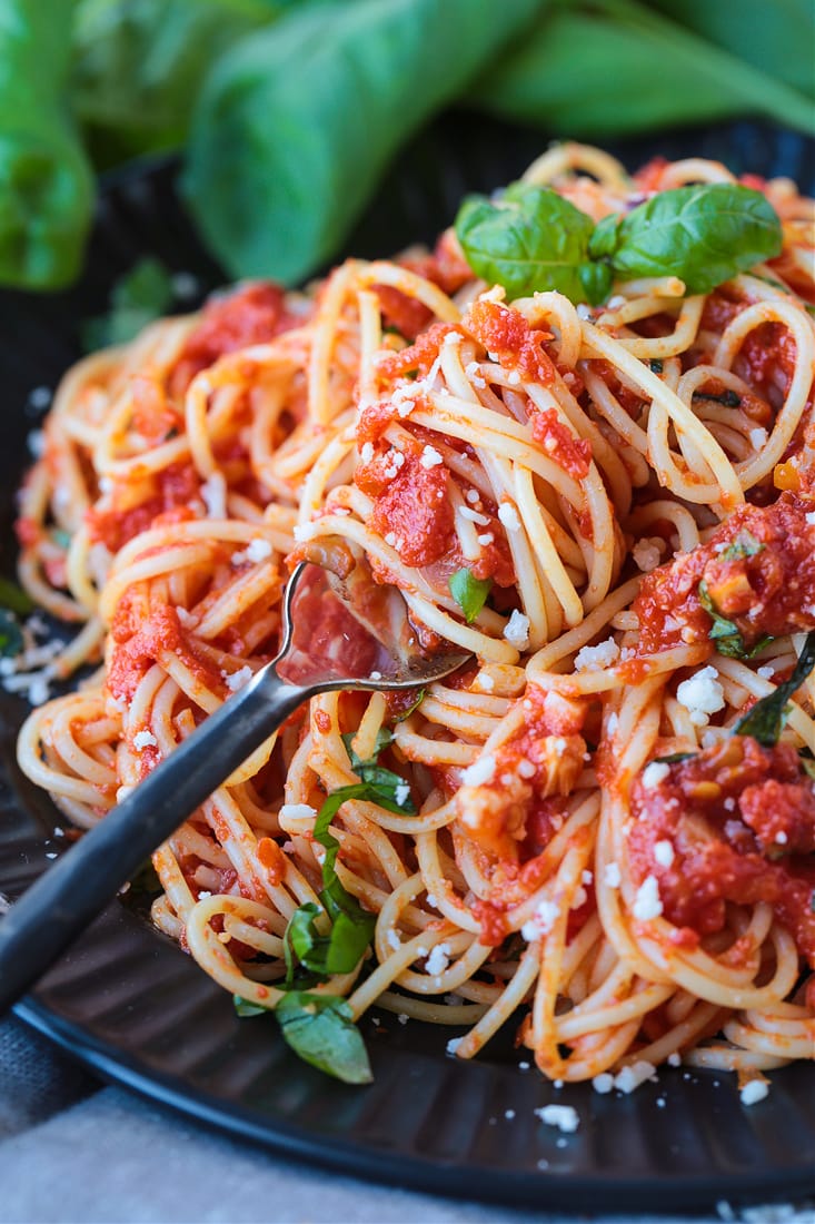 spaghetti swirled on a fork