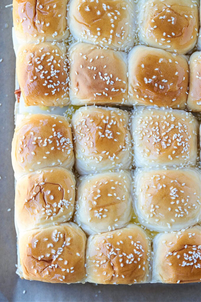 tops of slider buns sprinkled with sesame seeds